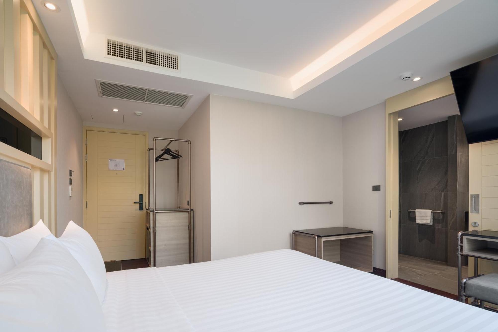 T2 The Portal Sukhumvit Hotel Bangkok Exterior photo