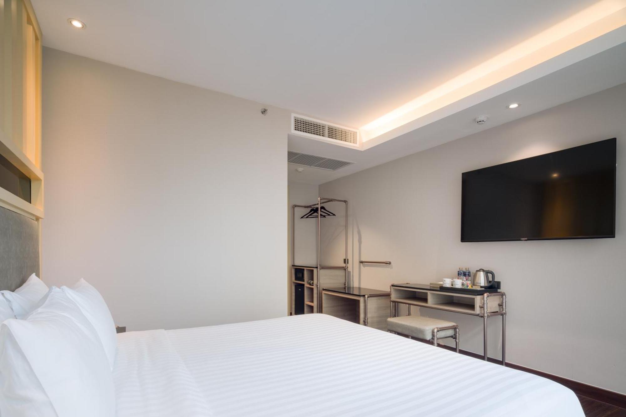 T2 The Portal Sukhumvit Hotel Bangkok Exterior photo